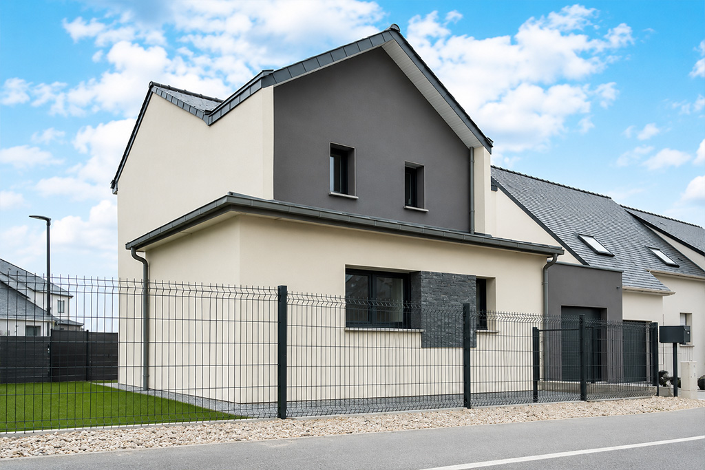 Construction d’une maison moderne aux portes de Rennes, à Châteaugiron : reportage photo - façade