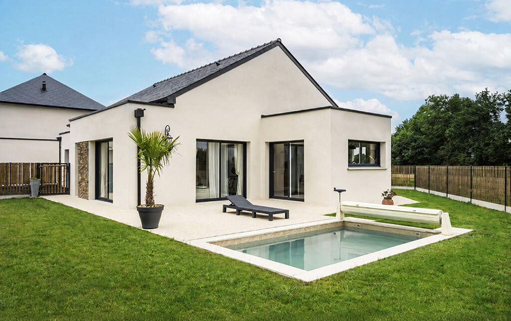 Réalisation d’une maison familiale à Dinan - Reportage photo - piscine - Lamotte Maisons Individuelles
