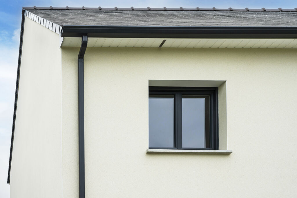 Construction d’une maison connectée en Ille-et-Vilaine, à Bain-de-Bretagne : reportage photo - détail fenêtre