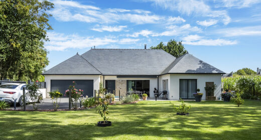 Réalisation d’une maison familiale à Binic - Reportage photo - Façade principale - Lamotte Maisons Individuelles