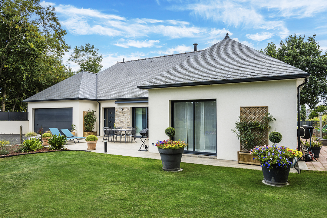 Réalisation d’une maison familiale à Binic - Reportage photo - jardin extérieur - Lamotte Maisons Individuelles