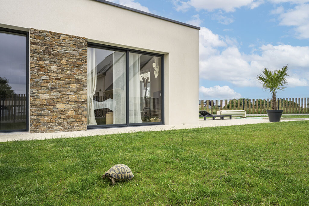 Réalisation d’une maison familiale à Dinan - Reportage photo - extérieur - Lamotte Maisons Individuelles